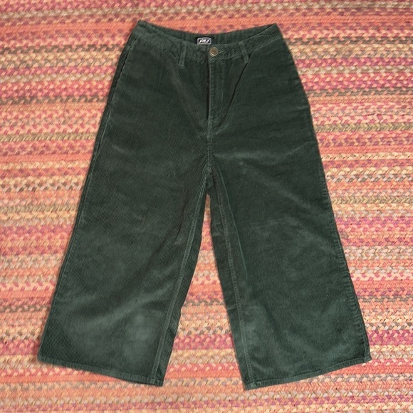 LIRA DARK GREEN CORDUROY RIBBED WIDE LEG CROP PANTS - Picture 1 of 4